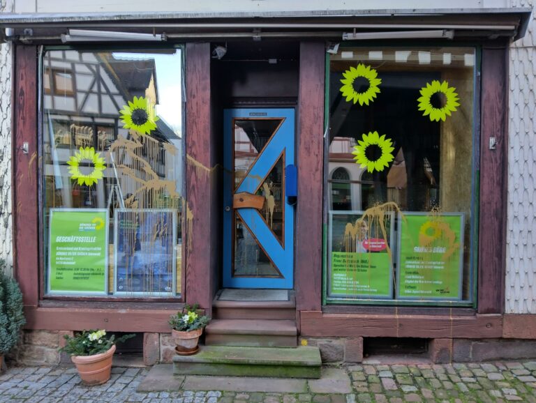 Farbattacke auf GRÜNEN Geschäftsstelle in Michelstadt- Staatsschutz ermittelt.